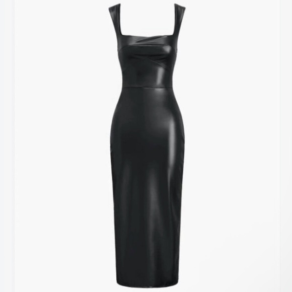 Commense Black Midi Dress - Picture 2 of 6